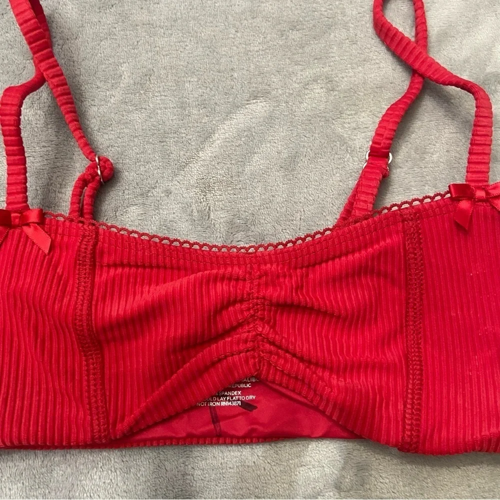 New! Frankie’s Bikinis Cleo Ribbed Bikini Top Red 10711